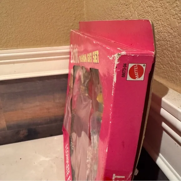 Vtg 1995 Barbie Fashion Gift Set 6 Complete Fashions Mattel #68073-94 New - Picture 3 of 10